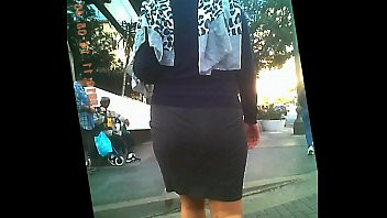 Play Sexy asian in skirt