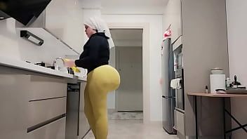 Play My big ass stepmom caught me watching at her ass!!!