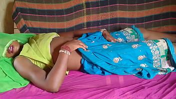 Play Desi sexy Bhoji's saree fucked on the bed best Indian sex video real desi sex real desi sexy