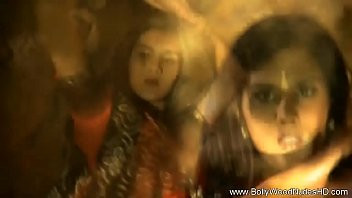 Play MILF From Asia Needs Erotic Attention