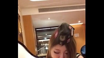 Play Chinese blowjob