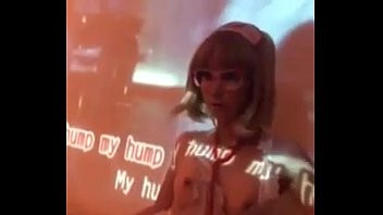 Play Chinese KTV striptease
