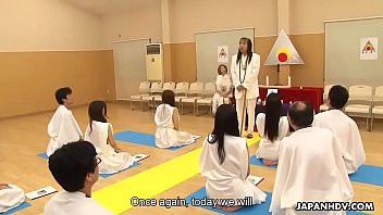 Play Glamorous Japanese hottie religiously worships cocks like they are deities