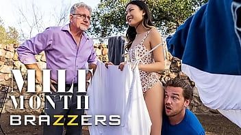 Play Horny Sexy (Lulu Chu) Finds What She Desperately Needs In (Kyle Mason's) Big Dick - Brazzers